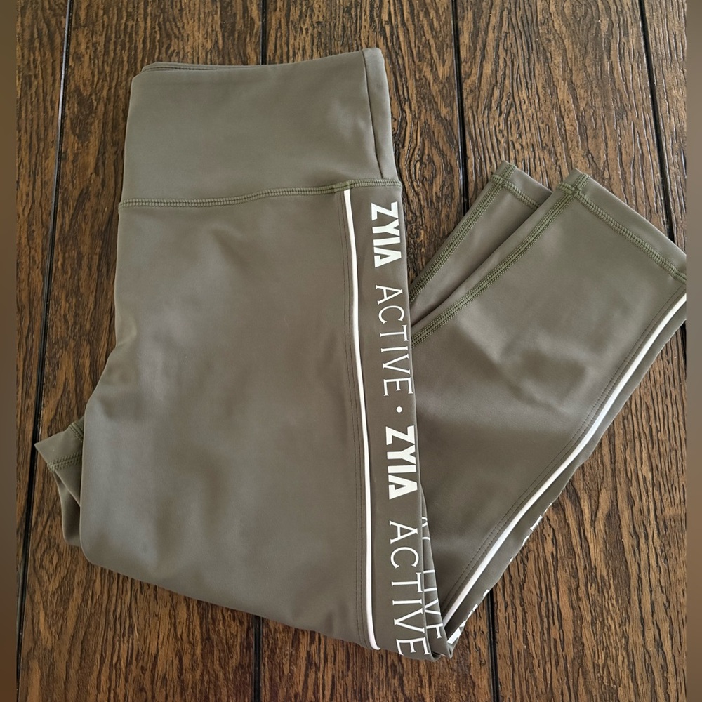 Zyia Olive Green Logo High Rise Capri Leggings
